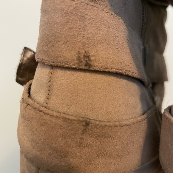 Tan heeled boots with buckles - Picture 5 of 8